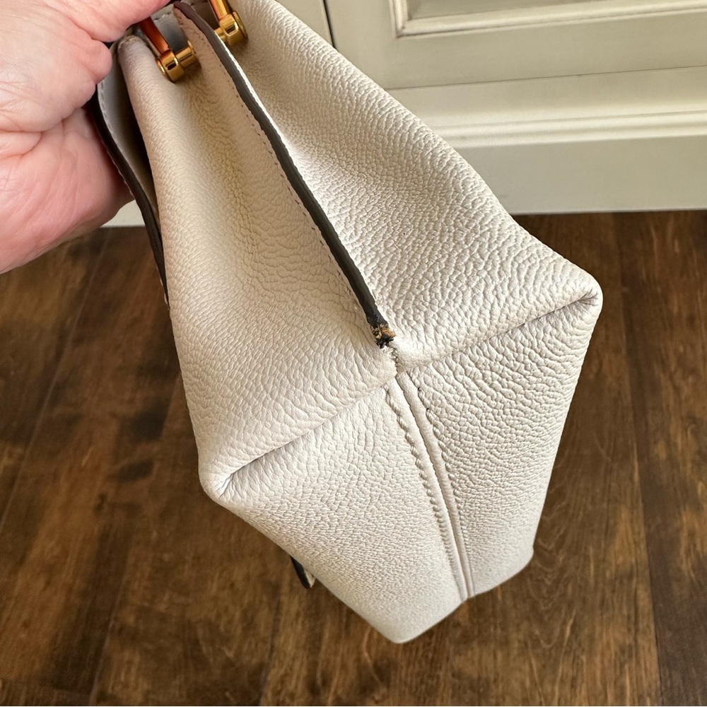Burberry • Grain Calfskin Small Medley Crossbody • Limestone - Picture 7 of 16